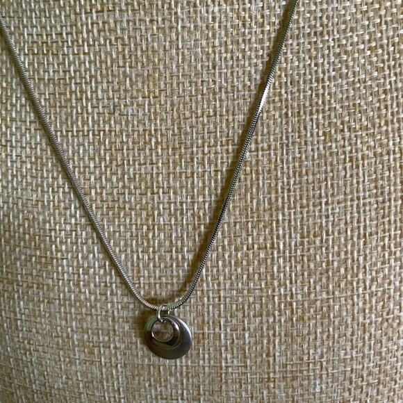 Elegant Lia Sophia Silver Pendant Necklace and Beaded Bracelet - Picture 5 of 9